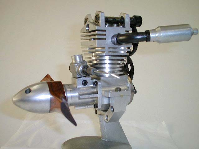 DOHC 2Cycle 45 Uni-Flow engine